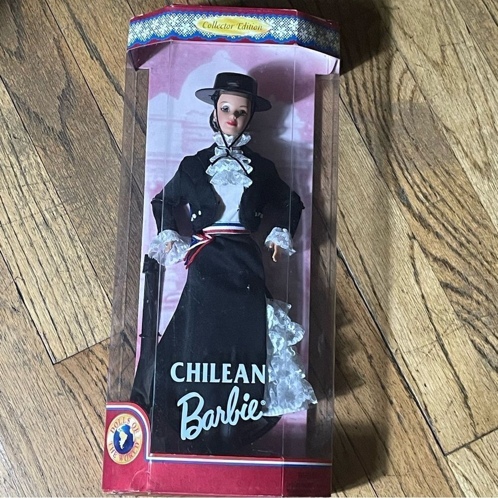 Chilean Barbie Doll Dolls of World
#18559 Collector Edition 1997
Mattel Chile